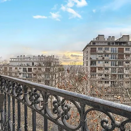 Family Haven Near The Buttes-chaumont Apartment