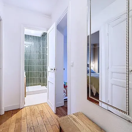 Apartment Family Haven Near The Buttes-chaumont Paris